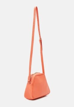 Patrizia Pepe Schoudertas - Coral Fluo 7 Patrizia Pepe Schoudertas - Coral Fluo -Damesmode 042c3af33cbb4c65be2a83bf9bb55813
