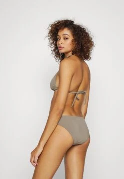 Bruno Banani Triangle Set - Bikini - Stone -Damesmode 045f472a6ef24724a24e706526954544