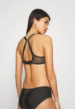 Chantelle Chic Essential Spacer - Beugel Bh - Schwarz -Damesmode 0a772ffc75f842f594a477e8f05ea9ee