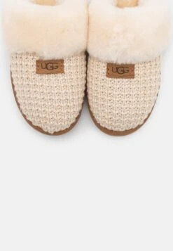 Ugg Cozy - Pantoffels - Cream 13 Ugg Cozy - Pantoffels - Cream -Damesmode 0ba294fceeec41fb9fb38426add47e61