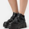 Steve Madden Trimmers - Sneakers Hoog - Black 1 Steve Madden Trimmers - Sneakers Hoog - Black -Damesmode 1130d9d36dbb4ea0b0fde4caefce75f6