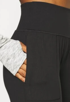 Athleta Salutation - Trainingsbroek - Black -Damesmode 169f7e1231904f29a5b5c579ad5461b7