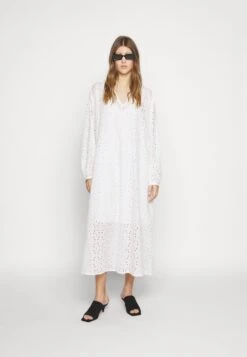 Minimum Pilma - Maxi-Jurk - White -Damesmode 1b592076fc1c499098e5b92e19cf4845