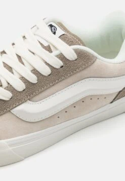 Vans Knu Skool Unisex - Skateschoenen - Beige/Light Brown/White -Damesmode 238d05ef32444177a29e31853b0263e3