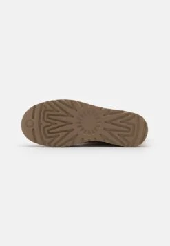 Ugg Classic Mini Logo Zip - Korte Laarzen - Chestnut -Damesmode 23c0bdf101914c4ba916f78c212125d4