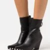 Jeffrey Campbell Walton - Cowboy-/Bikerlaarsjes - Black 2 Jeffrey Campbell Walton - Cowboy-/Bikerlaarsjes - Black -Damesmode 36e78ae26c21407883492f38ed69406f