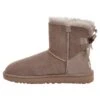 Ugg Mini Bailey Bow - Korte Laarzen - Caramel 1 Ugg Mini Bailey Bow - Korte Laarzen - Caramel -Damesmode 3e5fb5188f2649b8ab155fc71196e63c