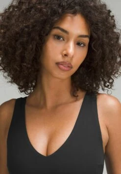 Lululemon Align™ V-Neck C/D - Sport-Bh Met Medium Support - Black -Damesmode 42795b754b80489c98cb3ca761763e2c