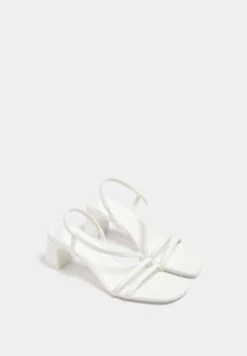 PULL & BEAR Absatz Mit Gekreuzten Riemen - Sandalen - White -Damesmode 42a53d4cb2344804b5472fde17bef416