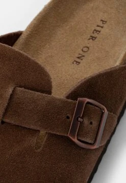 Pier One Leather Unisex - Pantoffels - Brown -Damesmode 47364cdc1dcd4794860a5f6810594e6c