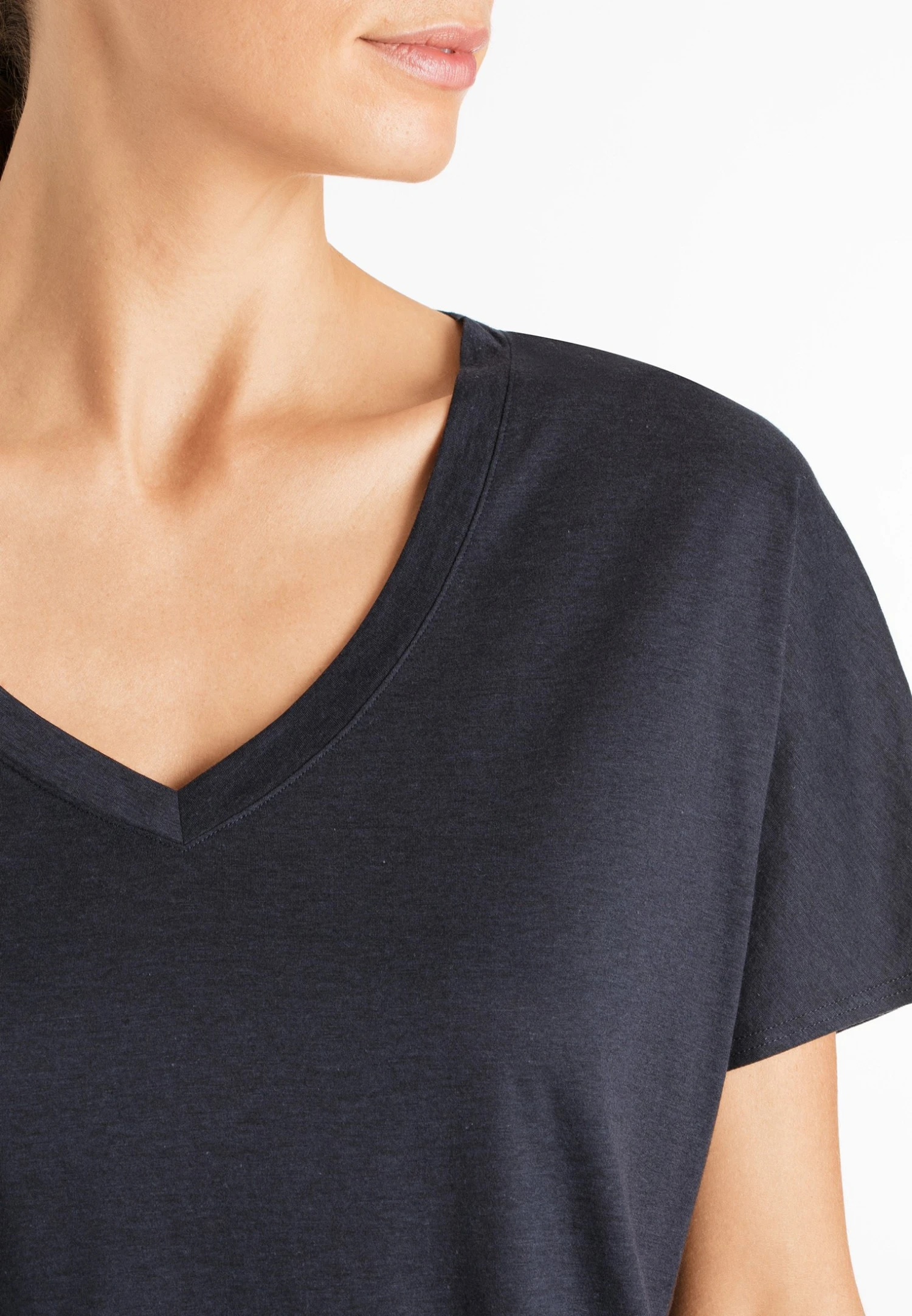 HANRO Laura - Nachtjapon - Midnight 6 HANRO Laura - Nachtjapon - Midnight - Afbeelding 4