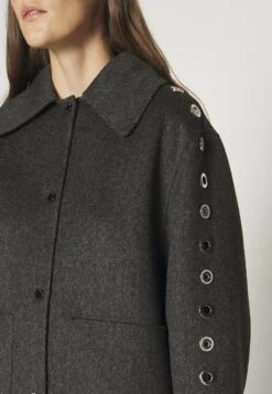 Sandro Oversize Double Face Coat With Eyelet - Halflange Jas - Gris Foncé 15 Sandro Oversize Double Face Coat With Eyelet - Halflange Jas - Gris Foncé -Damesmode 4979a1a26384441081c4615dce6089ac