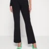 Noisy May Nmrobyn Bootcut Pants - Broek - Black -Damesmode 53a2b2aafb55467c81bf70c720870fb9