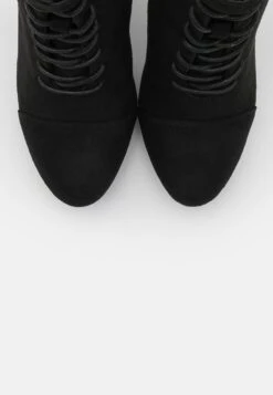 Veterboots - Black 13 Veterboots - Black -Damesmode 5d1877a5c2284f108017bb41a585090f