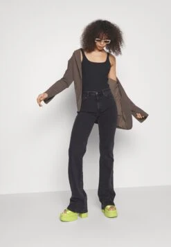 Flared Jeans - Black Denim -Damesmode 62034efe5f3347339b9f3b99b2f4e0f5