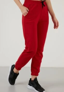 LELA Slim Fit - Trainingsbroek - Red -Damesmode 6896e69fe70040048443b16ad7f70ad2