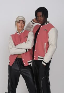Lamar Varsity Jacket Unisex - Imitatieleren Jas - Coral 14 Lamar Varsity Jacket Unisex - Imitatieleren Jas - Coral -Damesmode 6989b6b2882f45d285fd3d109057e05b