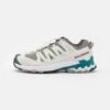 Salomon Xa Pro 3D V9 - Trail Hardloopschoenen - Gull/White/Bleached Aqua -Damesmode 6bc25134299543bab0ecf0802b81f57f
