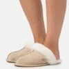 Ugg Scuffette - Pantoffels - Mustard Seed/Natural -Damesmode 71744e0028554ac09bd5778e810b9ca8