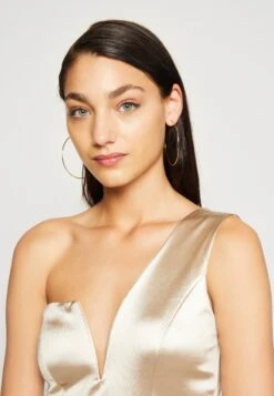 Wal G Evalina One Sleeve Maxi - Galajurk - Champagne -Damesmode 74a6dde286394af28f5dcc184f00701a