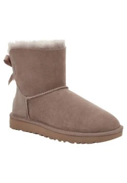 Ugg Mini Bailey Bow - Korte Laarzen - Caramel 10 Ugg Mini Bailey Bow - Korte Laarzen - Caramel -Damesmode 75603491636f43c6a1a464d94cedd14c