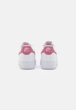 Nike Sportswear W Air Force 1 07 Ess Trnd - Sneakers Laag - White/Desert Berry -Damesmode 79df3a2a791e423985008baa002cde0c