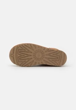 Ugg Classic Mini Regenerate - Korte Laarzen - Chestnut -Damesmode 80f8d0dc0c40421ca6931ea68b3ccfb9