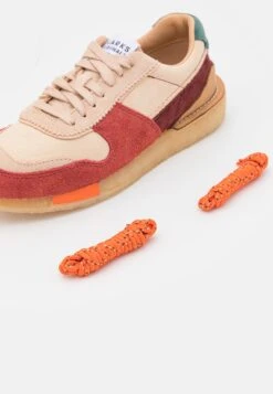 Clarks Originals Torrun - Sneakers Laag - Dark Pink Combi -Damesmode 88be6bdbf4e34ef3b366ed27fa370e31