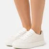 Sneakers Laag - Off-White -Damesmode 8b68bf586f1a40e183058872237ec298