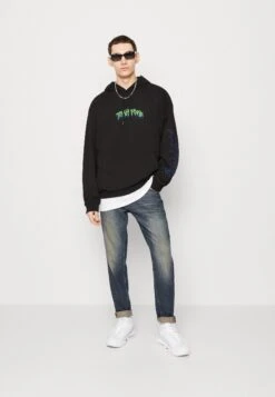 YOURTURN Transform Unisex - Sweater - Black 9 YOURTURN Transform Unisex - Sweater - Black -Damesmode 8d35bdfc421f4307bbb8a40381d60243