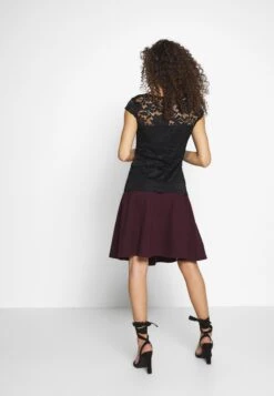 A-Lijn Rok - Winetasting -Damesmode 8f766584be6a4cec936a188a3c5e2c77