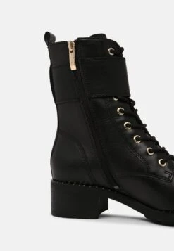 Tamaris Veterboots - Black/Gold -Damesmode a7cb1f5039c746eb98ef35deb46d80d0