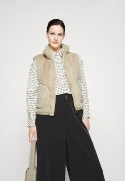 MARC CAIN Bodywarmer - Almond Milk -Damesmode ad621ce4c72d4b3581aef5582d347dab
