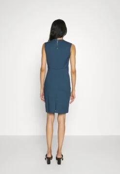 Patrizia Pepe Abito Dress - Etui-Jurk - Petrol Blue 10 Patrizia Pepe Abito Dress - Etui-Jurk - Petrol Blue -Damesmode aed7c1a9ea1b46cc8b23015742a8cd10