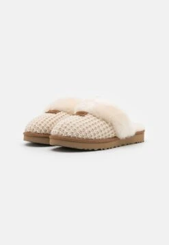 Ugg Cozy - Pantoffels - Cream 10 Ugg Cozy - Pantoffels - Cream -Damesmode b447d3eb2eee4d598de74ea451e5634d