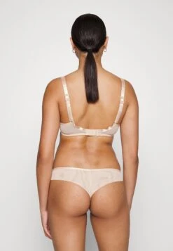 Chantelle Chic Essential Spacer - Beugel Bh - Golden Beige -Damesmode b69b835c3ebb4ab390cce84632151633