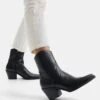 BERSHKA Heeled With Metallic Toe - Cowboy-/Bikerlaarsjes - Black -Damesmode bfea2cdd72464775bccce94b6f150871