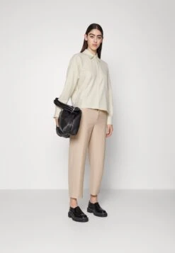 DRYKORN Cloelia - Blouse -Off White -Damesmode ca56451f7d664163a260dea1794ac30f