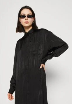 Monki Blousejurk - Black Jaquard -Damesmode cc1805152a2c4feebf4ccff5c4c5c2d8