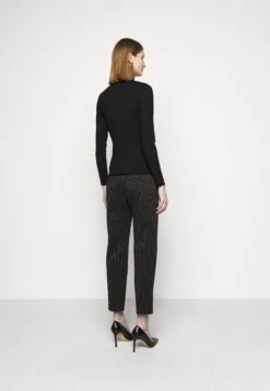 MAX & Co. Manama - Trui - Black 12 MAX & Co. Manama - Trui - Black -Damesmode d2bc793f584c4aed8624afb966142502