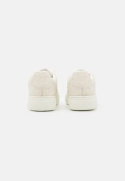 Sneakers Laag - Off-White -Damesmode d3b67d0bf0f5472984c10fecfec1cafd
