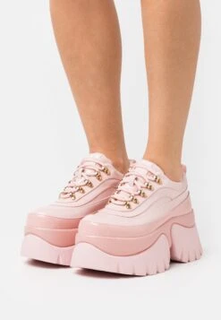 KOI FOOTWEAR Melanie Martinez Ribbon Cake Platform Shoes - Sneakers Laag - Pink/Purple
