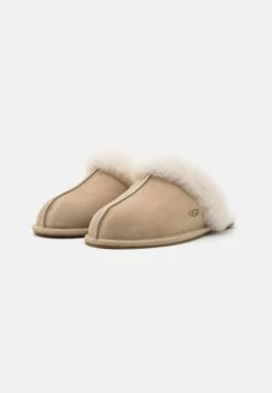 Ugg Scuffette - Pantoffels - Mustard Seed/Natural -Damesmode d95b8fa72fdd4e1ab77c492f1e561c8e