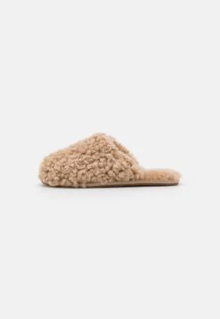 Ugg Maxi Curly Slide - Pantoffels - Sand -Damesmode e00f3c72de044c6fb05022197d52779e