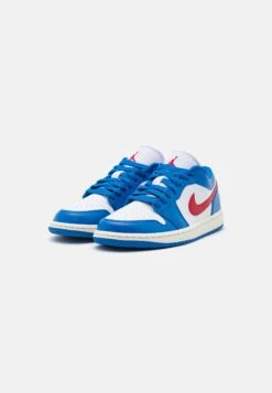 Air Jordan 1- Sneakers Laag - Sport Blue/Gym Red/White/Sail -Damesmode e043b419cf9c438dbc108119e9eba95f