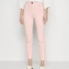 MARC CAIN Broek - Soft Powder Pink 1 MARC CAIN Broek - Soft Powder Pink -Damesmode e2d8e39d786746998a1b25517787a6ef