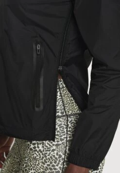 Ellesse Tepolini Jacket - Windjack - Black -Damesmode e3b96d89fd12493ca5d148dcf1005035