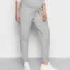 Slim Fit Joggers - Overbump - Trainingsbroek - Light Grey 1 Slim Fit Joggers - Overbump - Trainingsbroek - Light Grey -Damesmode e52ff0f6c6fa40c283de7ad8a90a1e41
