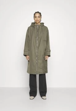 Marc O'Polo Coat Long Padded Fixed Hood Zipper Drawstring Waist - Parka - Olive Crop -Damesmode e8301f35293c4838b1beeb8452123219