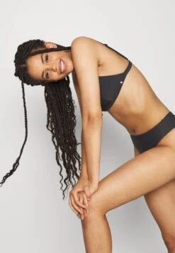 Seafolly Essentials Bralette - Bikinitop - Black -Damesmode e9de9238a8f34c13985953eeeda3b217